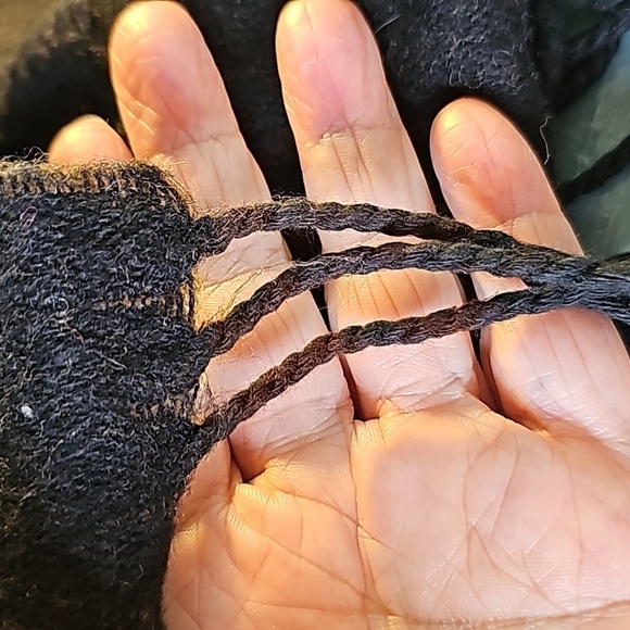 Large scarf made in Italy. Dark colors.Blue, purple, gold. 27" X 75" plus fringe - Picture 9 of 9